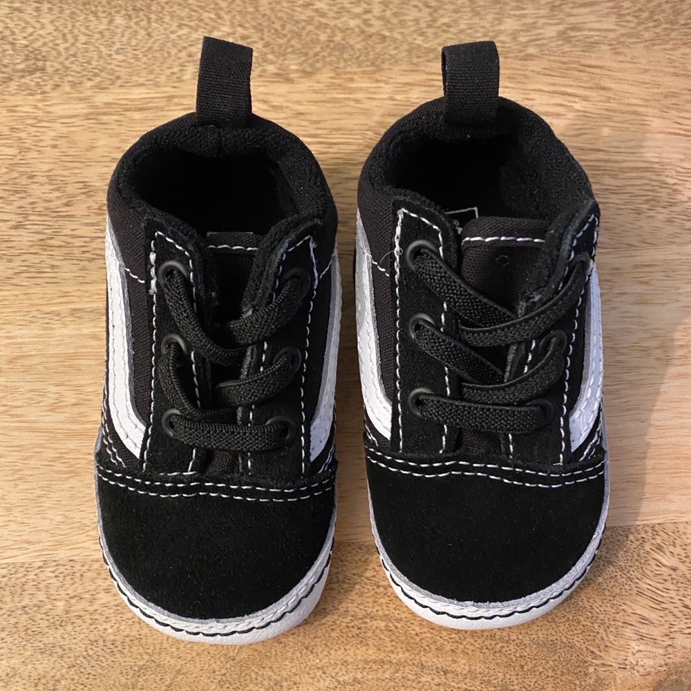 NWOT Vans Old Skool Crib Shoes